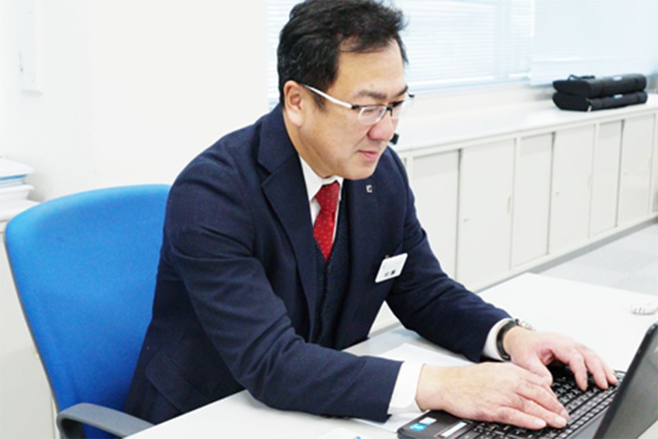 働く様子。ここで何を成し遂げたいか？